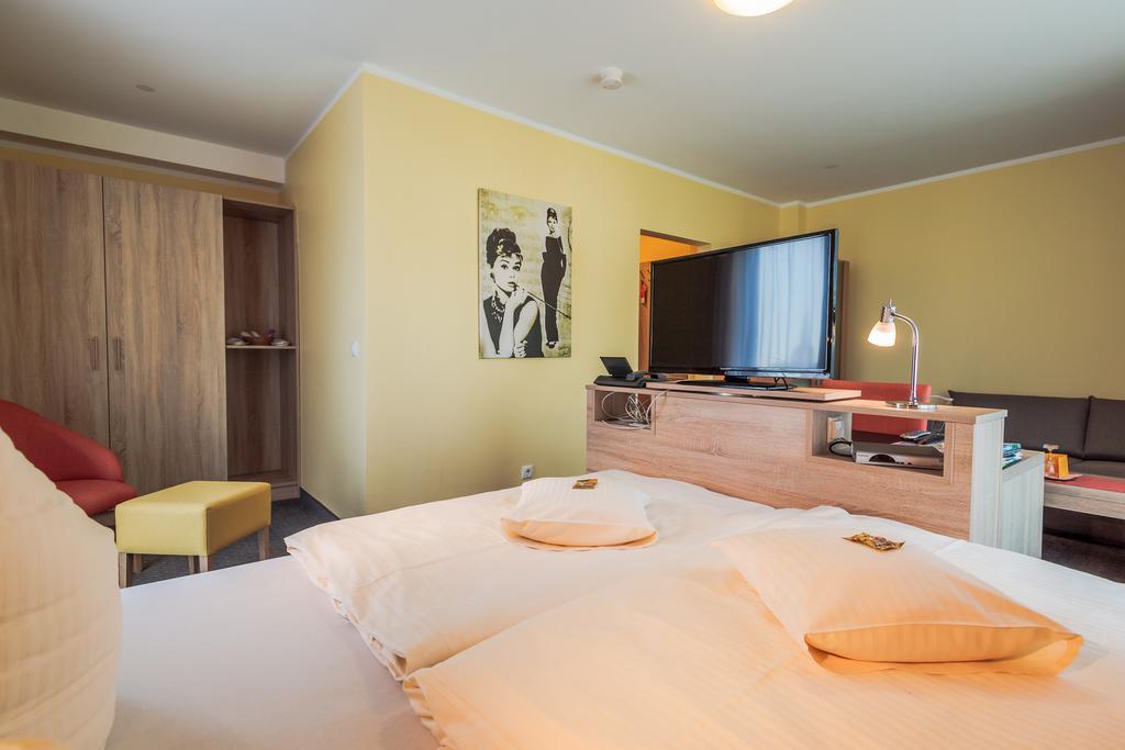 Hotel Kasserolle Зигбург Номер фото